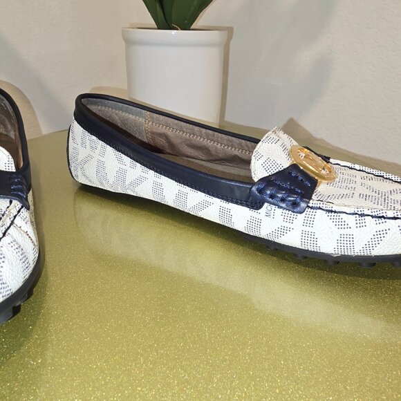 Michael Kors Shoes - Picture 7 of 9